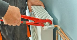Установка радиаторов отопления в Ревде - цена, стоимость от 1031 руб., работа в доме и квартире